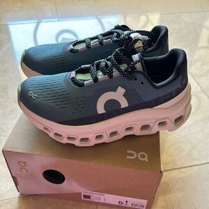 New in Box, On Cloudmonster Size 5 Running shoe